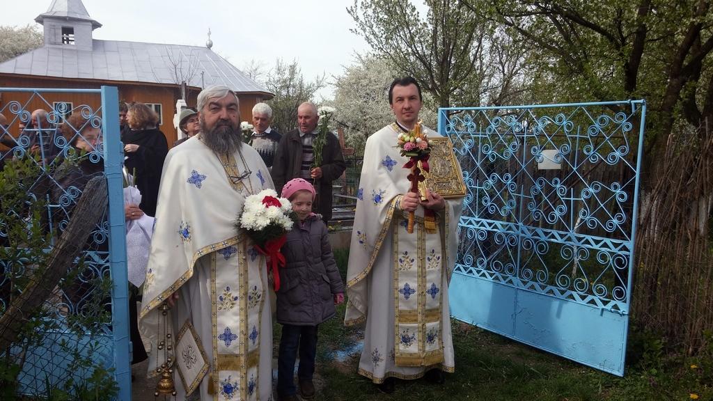 Înaltpreasfințitul Teofan, Arhiepiscop al Iaşilor şi Mitropolit al Moldovei şi Bucovinei a vizitat, în a 2-a zi a Sfintelor Paşti, parohia Arămoaia.